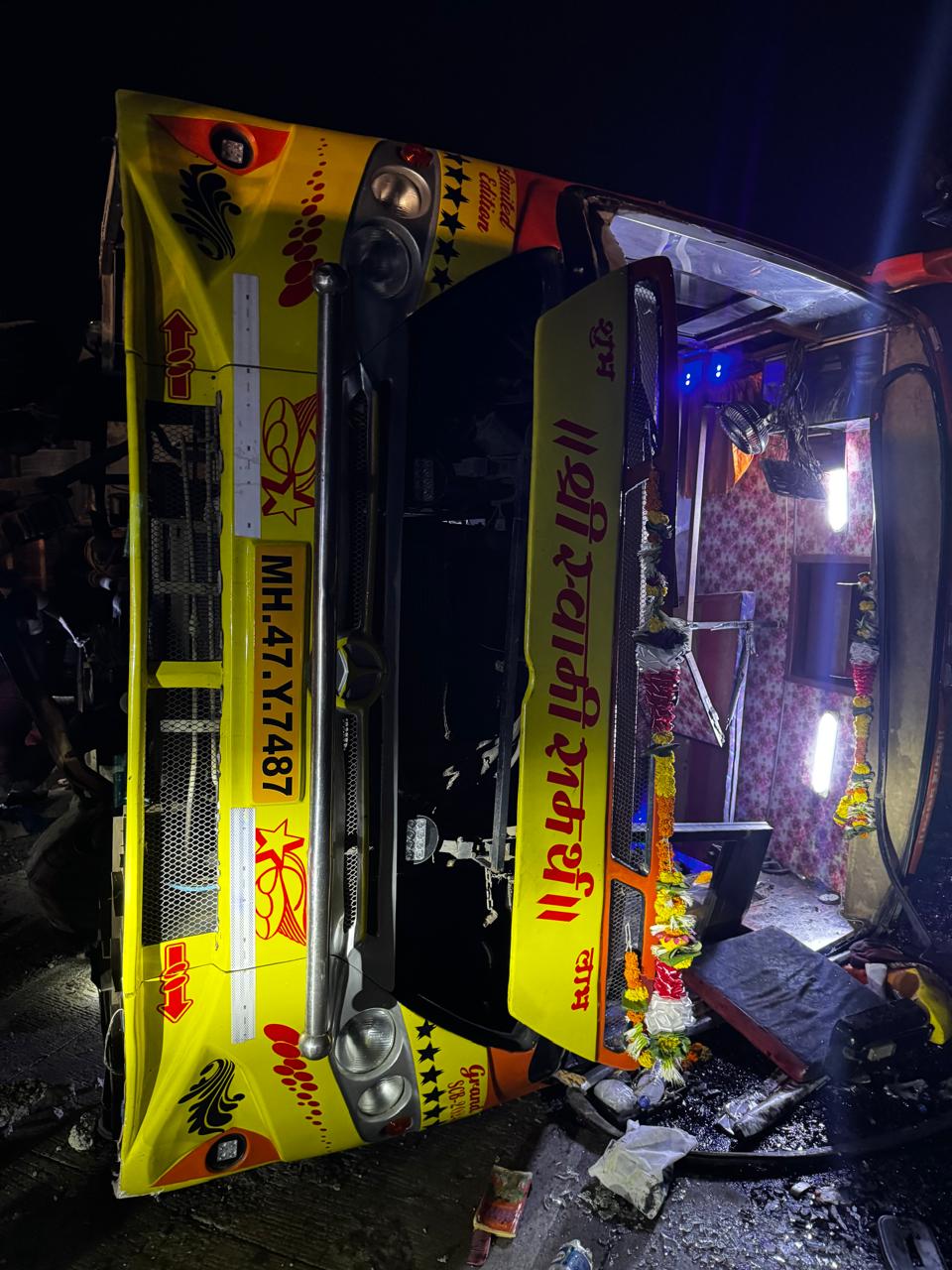 कर्नाळा खिंडीत अपघातात तीन जणांचा मृत्यू 