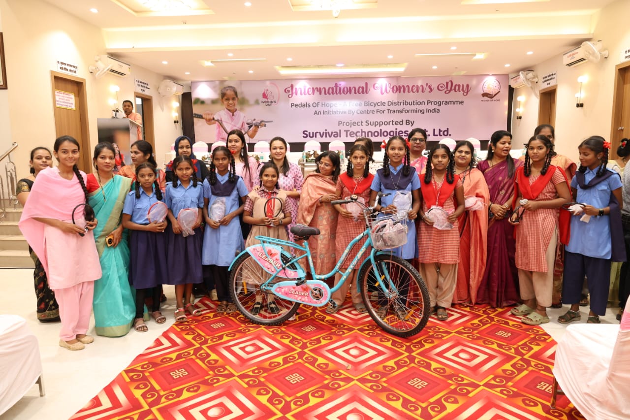 मुलींच्या शिक्षणाला उभारी देण्याचा प्रयत्न - चित्रलेखा पाटील