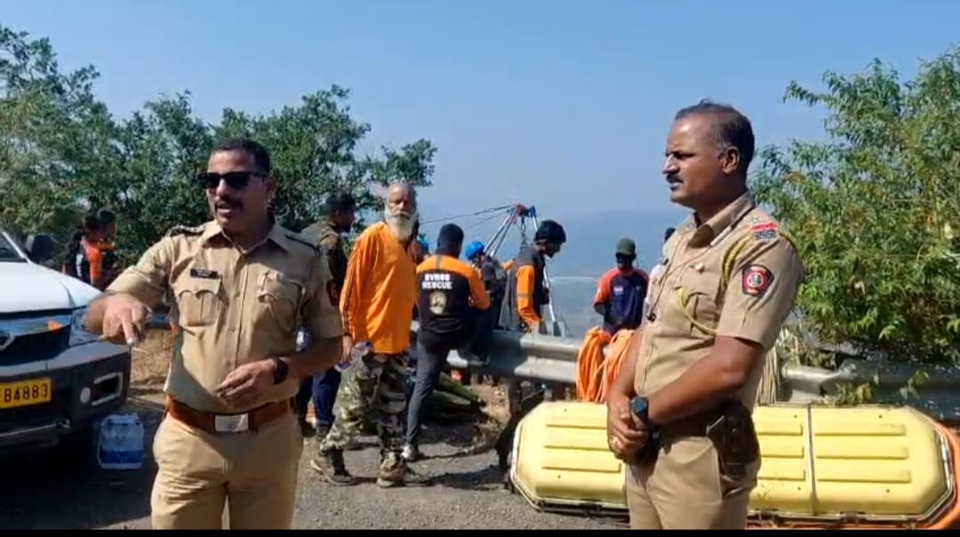 ताम्हिणी घाटात कार दरीत कोसळली ; चार जणांचा मृत्यू