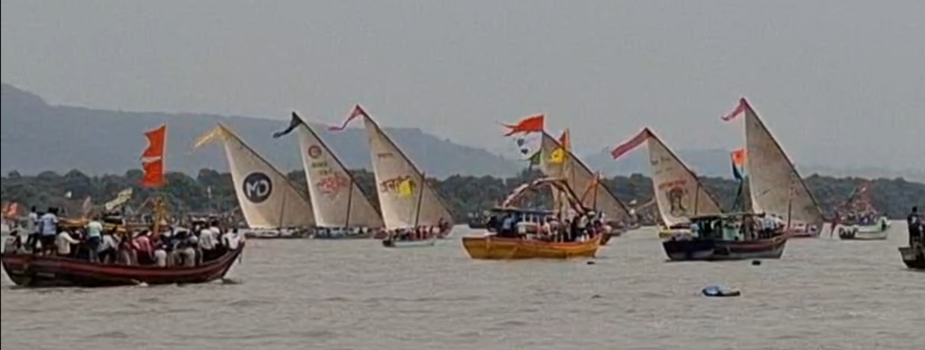 अलिबागच्या कुंडलिक खाडीत भरल्या शिडाच्या होड्यांच्या स्पर्धा 