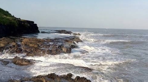 सेल्फीच्या नादात पर्यटक महिलेचा समुद्रात बुडून मृत्यू 