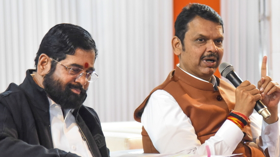 मुख्यमंत्र्यांचा शिंदेंच्या आमदाराना दणका, सुरक्षा केली कमी