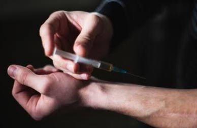 वेल्डिंग वर्कशॉपमधून नशाकारक इंजेक्शनची विक्री करणाऱ्या आरोपीला अटक