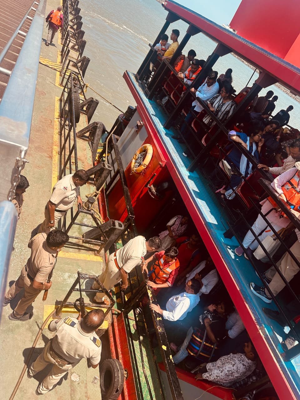 गेटवे वरून मांडव्याकडे निघालेल्या बोटीत दहशतवादी घुसले?