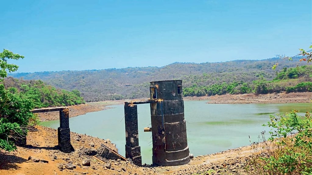 उमटे धरण होणार गाळमुक्त