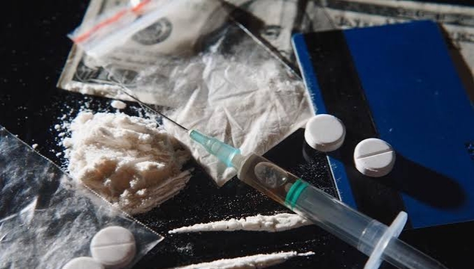 रायगड पोलिसांची अमली पदार्थ तस्करांचे कंबरडे मोडले