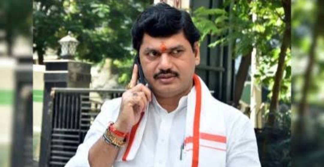 धनंजय मुंडे यांचा मंत्रिपदाचा राजीनामा