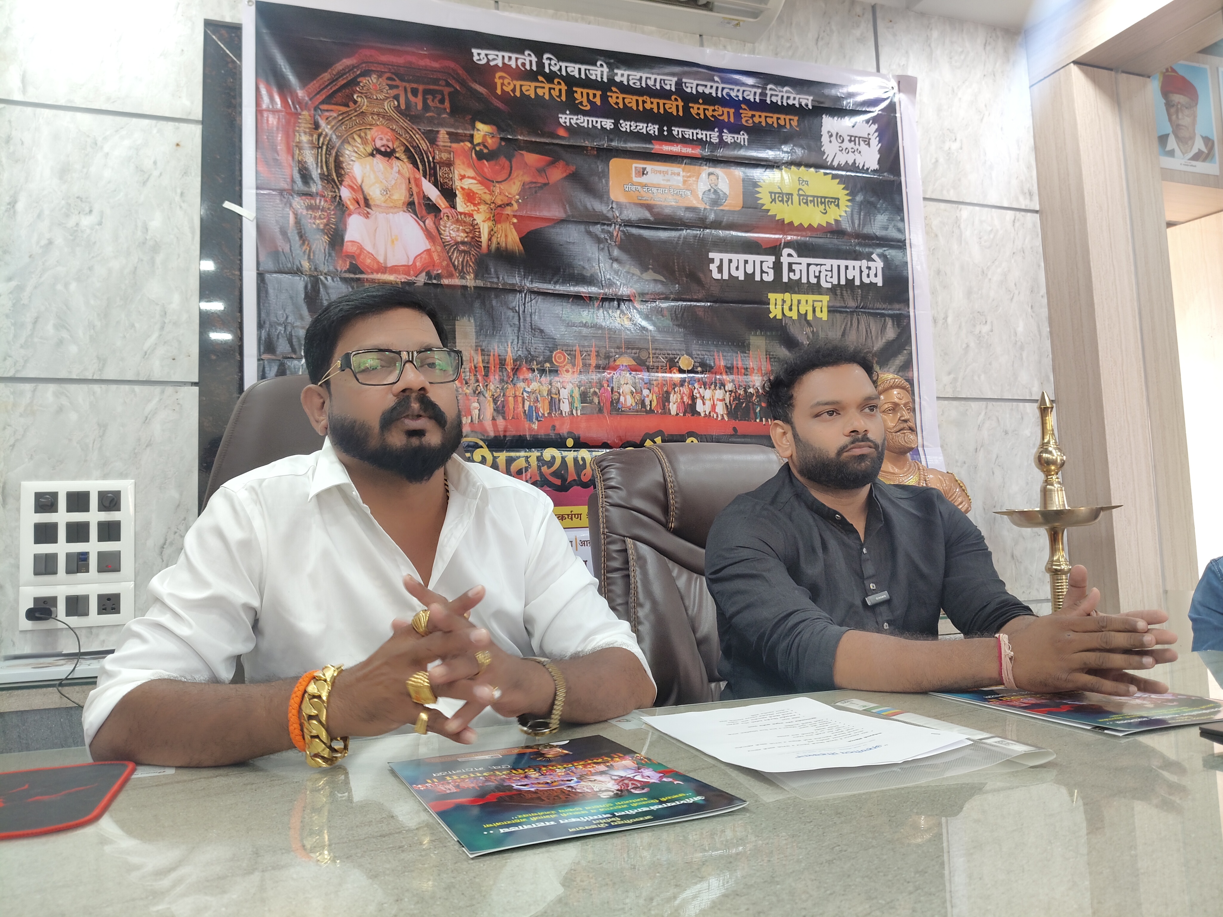 अलिबागमध्ये शिवजयंती निमित्त शिवशंभू शौर्यगाथा या महानाट्याचा प्रयोग 