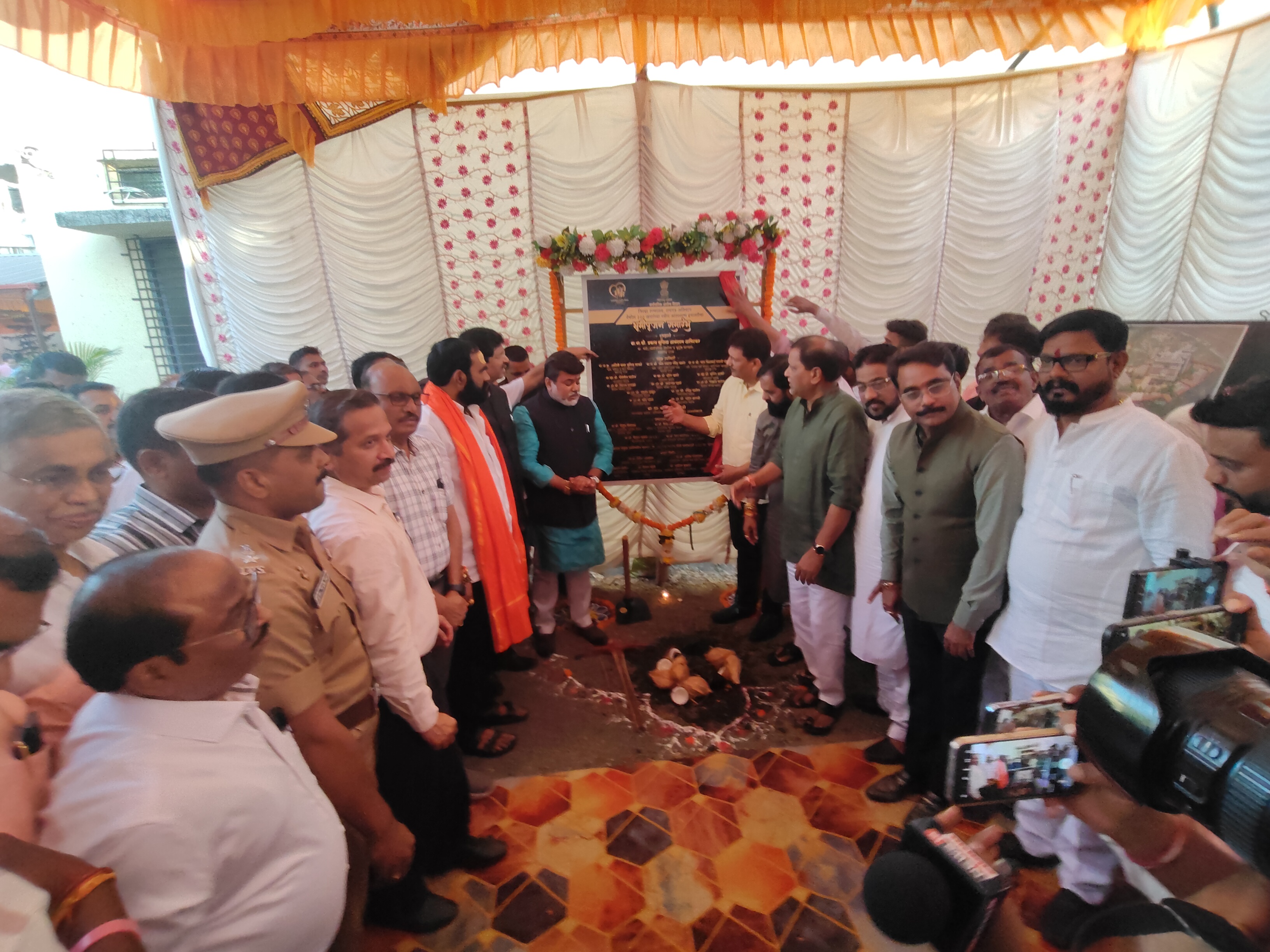 जिल्हा रुग्णालय नूतन इमारत भूमिपूजनानंतर वीस दिवस उलटीनही इमारतीचे काम बंद