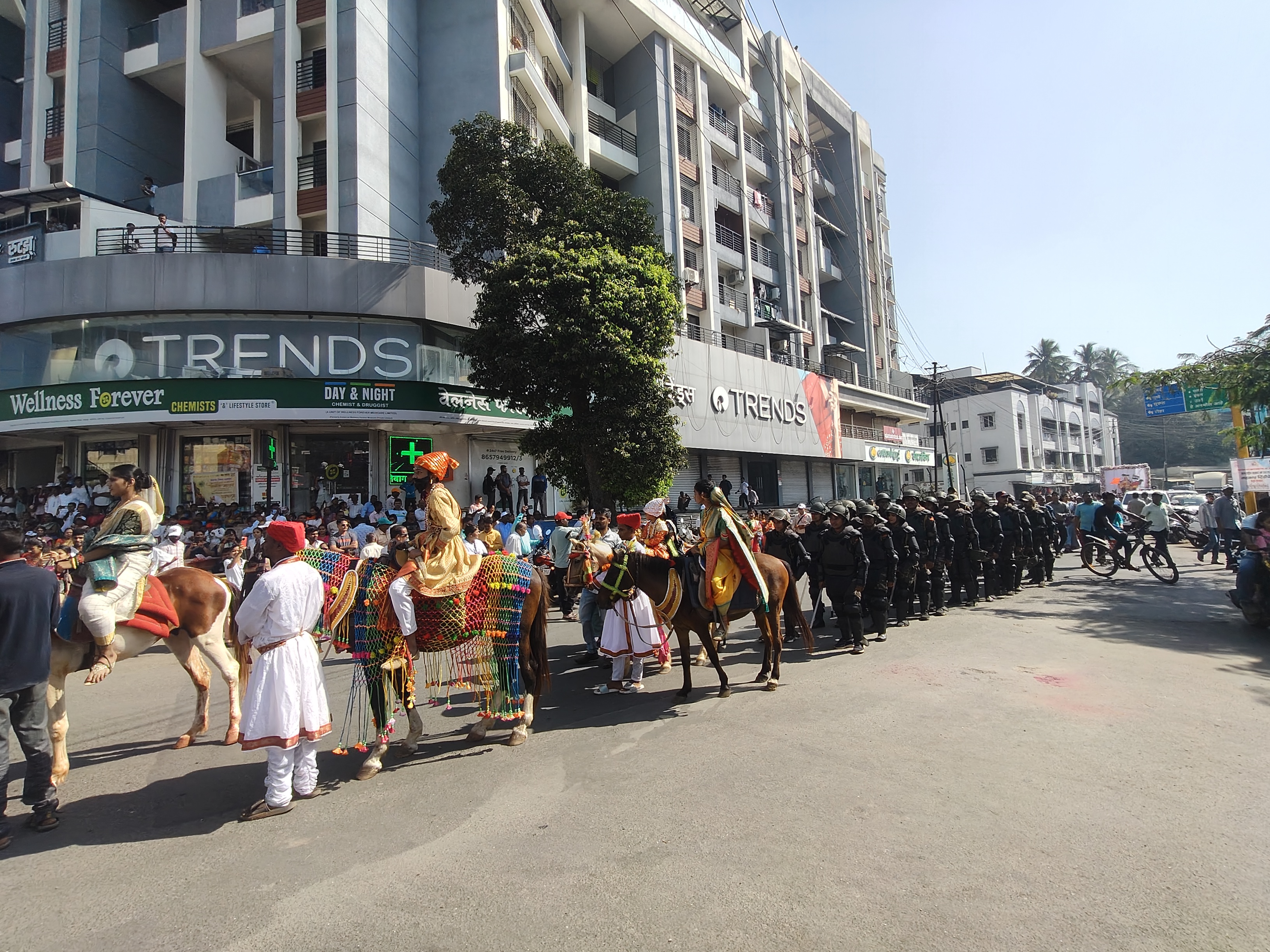 शिवजयंती निमित्त रायगड जिल्ह्यात भव्य पदयात्रा संपन्न 